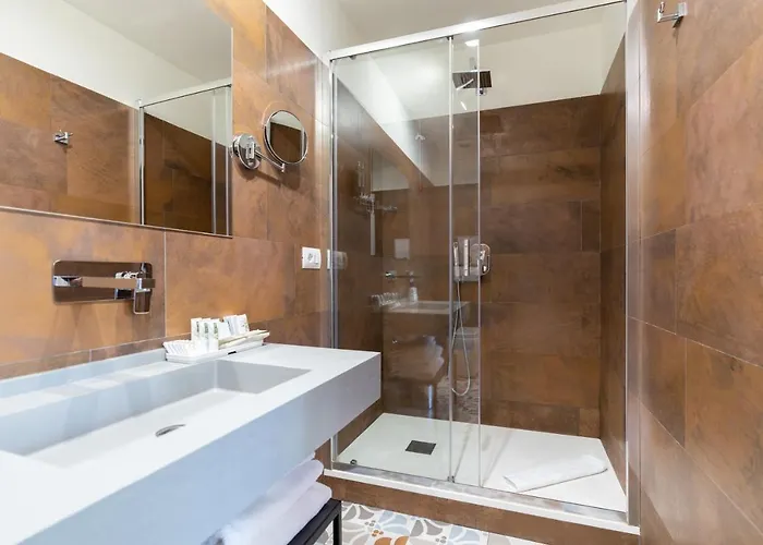 Castello Aparthotel 4*